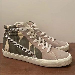 NEW STEVE MADDEN TRACEY STAR HIGH TOP SNEAKER